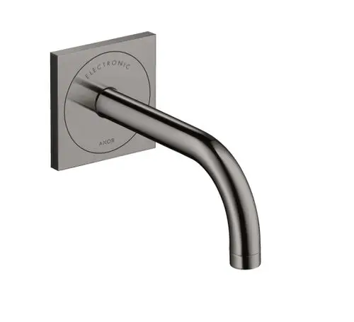 Wandmontierter Wasserhahn von AXOR mit geradem, gebogenem Auslauf und quadratischer Abdeckplatte in Polished Black Chrome.